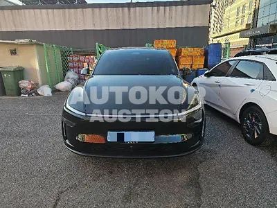 2025, Tesla / Model Y, 5800 км., electric