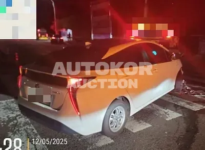 2016, Toyota / Prius, 75416 км., hybrid, 1798 куб.см.