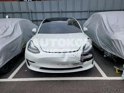 2020, Tesla / Model 3, VIN: 5YJ3E1EA4LF694400, 40000 км., electric