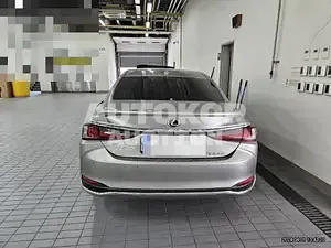 2023, Lexus / ES 300, 3704 км., hybrid