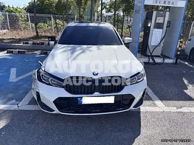 2023, BMW / 320i, 62339 км., gas