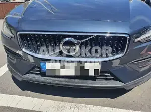 2021, Volvo / V60, 24000 км., hybrid, 1969 куб.см.