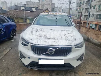2023, Volvo / XC40, VIN: YV1XZK924P2044886, 5000 км., hybrid
