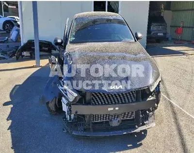2023, BMW / B5, gas