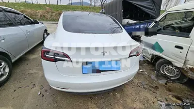 2020, Tesla / Model 3, 180285 км., electric