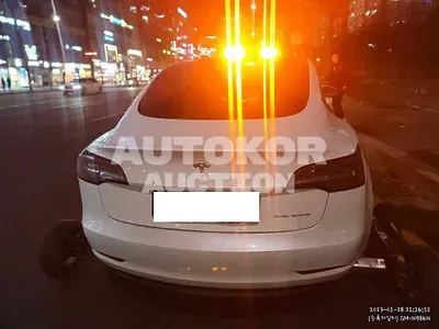 2021, Tesla / Model 3, VIN: 5YJ3E1EB4MF011041, electric