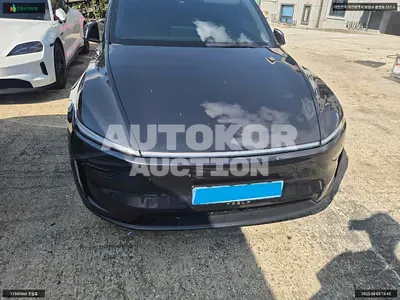 2025, Tesla / Model Y, VIN: LRWYGCFJ2SC145510, electric