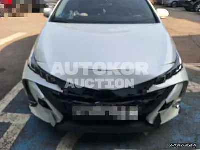 2017, Toyota / Prius, 86303 км., hybrid