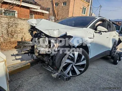2023, Volkswagen / ID.4, VIN: WVGZZZE2ZPE047675, 30600 км., electric