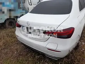 2020, Mercedes-Benz / E 300, VIN: W1KZF5EBXMA882992, hybrid
