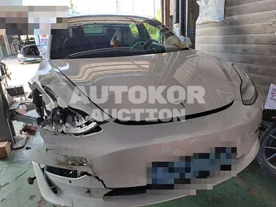 2020, Tesla / Model 3, 163298 км., electric