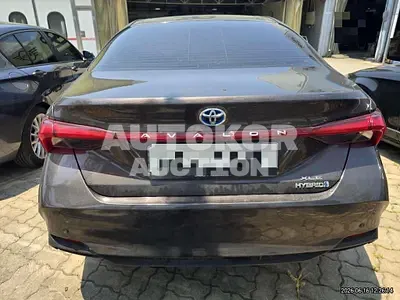 2019, Toyota / Avalon, 132413 км., hybrid