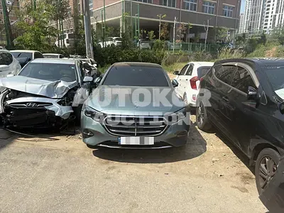 2024, Mercedes-Benz / e300, 16004 км., gas