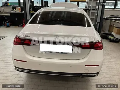 2025, Mercedes-Benz / E 200, VIN: W1KLF5AB6SA143076, 4571 км., hybrid