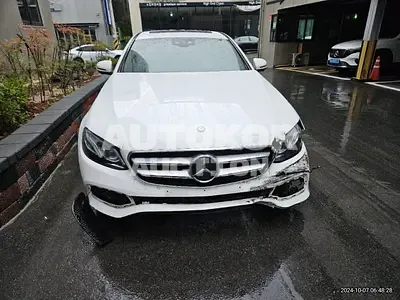 2017, Mercedes-Benz / E 300, 94521 км., gas