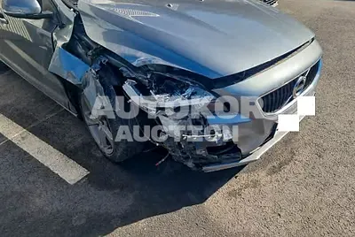 2018, Volvo / V40, VIN: YV1MV79K0J2444077, 9126 км., diesel
