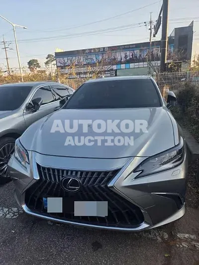2024, Lexus / ES 300, 13261 км., hybrid