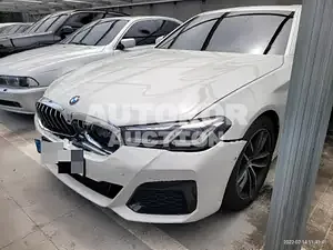 2021, BMW / 520, 6860 км., gas