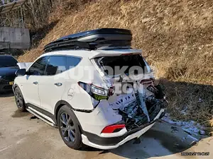 2017, Hyundai / Santa FE, VIN: KMHSW81UBHU766670, 124721 км., diesel