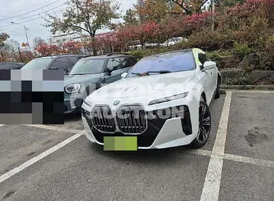 2024, BMW / 750, 7911 км., hybrid, 2998 куб.см.