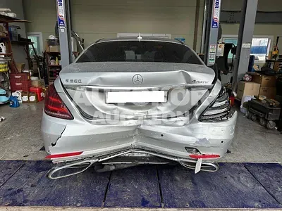 2019, Mercedes-Benz / S 560, VIN: WDDUG8GB0KA429855, 81539 км., gas, 3982 куб.см.