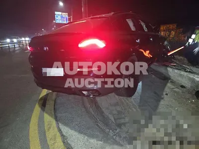 2025, BMW / X6, gas