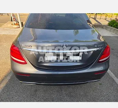 2017, Mercedes-Benz / e300, 155486 км., gas