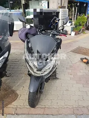 2020, BMW / 125, gas