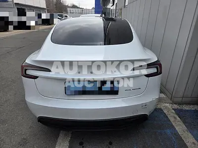 2024, Tesla / Model 3, 44000 км., electric
