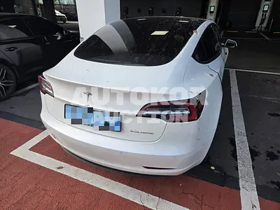 2022, Tesla / Model 3, 106425 км., electric