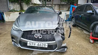2017, Infiniti / Q30, VIN: SJKCH53E7HA057504, 23919 км., gas