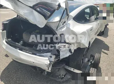 2022, Tesla / Model 3, electric