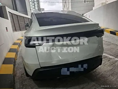 2025, Tesla / Model Y, 15000 км., electric