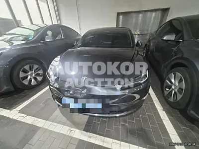 2025, Tesla / Model 3, 17646 км., electric