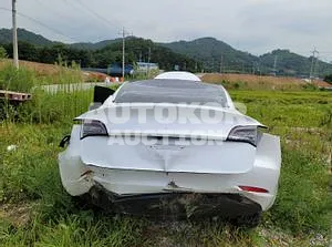 2020, Tesla / Model 3, VIN: 5YJ3E1EA2LF762984, 12000 км., electric