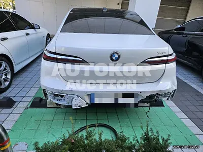 2023, BMW / 740, gas
