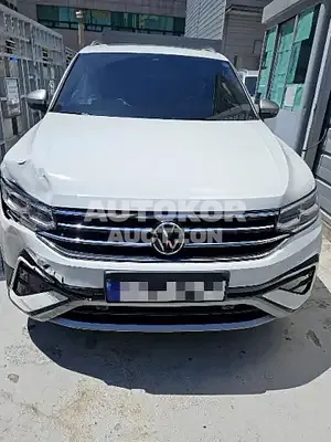 2023, Volkswagen / Tiguan Allspace, 15991 км., gas