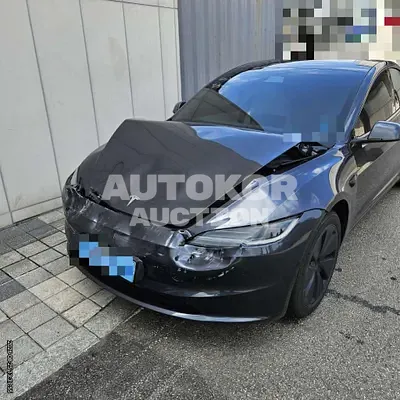 2025, Tesla / Model 3, 58860 км., electric