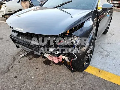 2023, Kia / Sportage, VIN: KNAPW81GBPK054214, hybrid