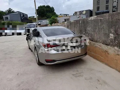 2018, Lexus / es300h, 150000 км., hybrid
