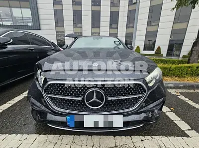 2026, Mercedes-Benz / e200, 9098 км., gas