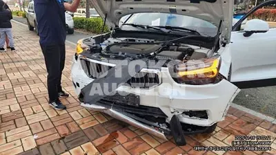 2022, Volvo / XC40, gas