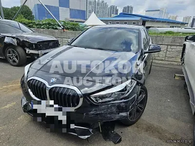 2023, BMW / 120, gas