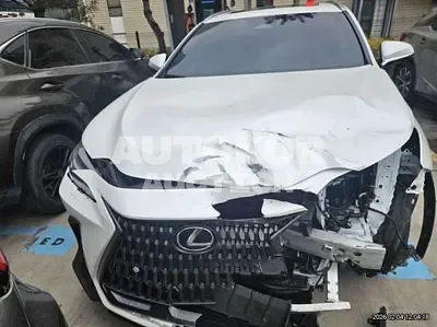 2025, Lexus / nx450h+, 9000 км., hybrid