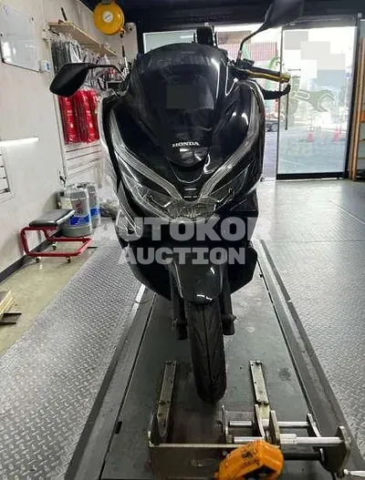 2020, BMW / 125, gas