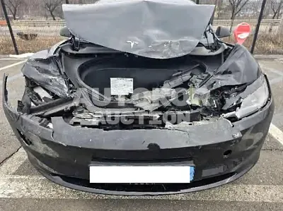 2024, Tesla / Model 3, electric