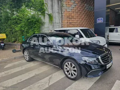 2020, Mercedes-Benz / E 300, VIN: W1KZF4KB6LA857875, gas