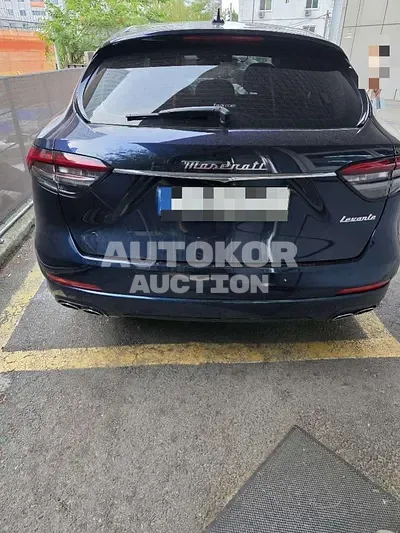 2022, Maserati / Levante, 71885 км., hybrid