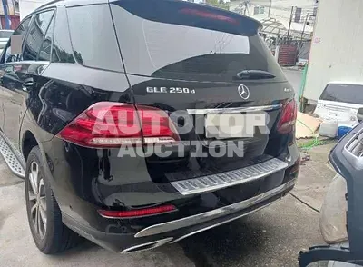 2016, Mercedes-Benz / GLE 250, 146776 км., diesel, 2143 куб.см.