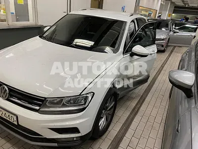 2020, Volkswagen / Tiguan, VIN: WVGZZZ5NZLW821963, diesel